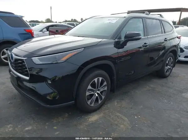 5TDKBRCH6RS640653 2024 TOYOTA HIGHLANDER - Image 2