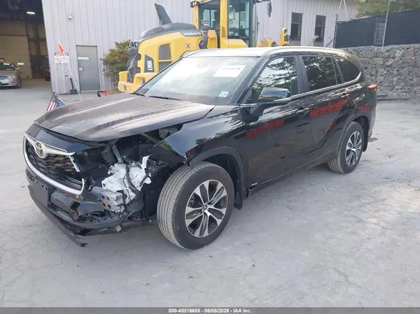 5TDKBRCH6SS671987 2025 TOYOTA HIGHLANDER - Image 2