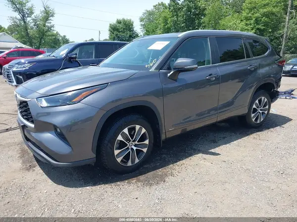 5TDKBRCH7PS123861 2023 TOYOTA HIGHLANDER - Image 2