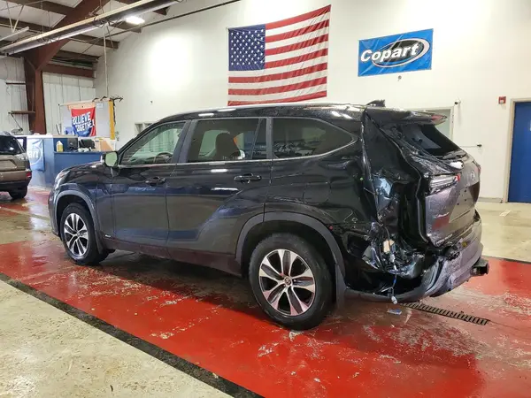 5TDKBRCH7PS124086 2023 TOYOTA HIGHLANDER - Image 2