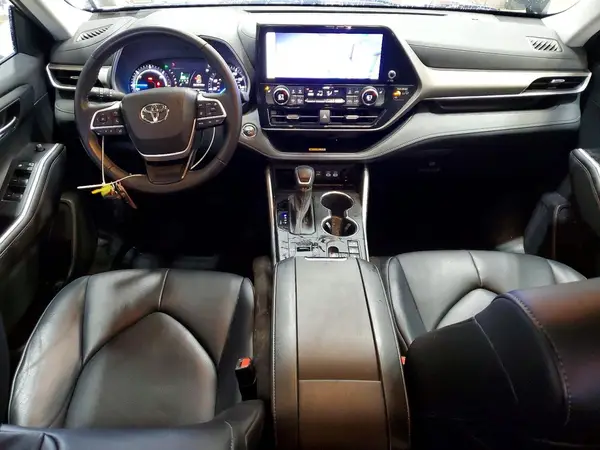 5TDKBRCH7PS124086 2023 TOYOTA HIGHLANDER - Image 8