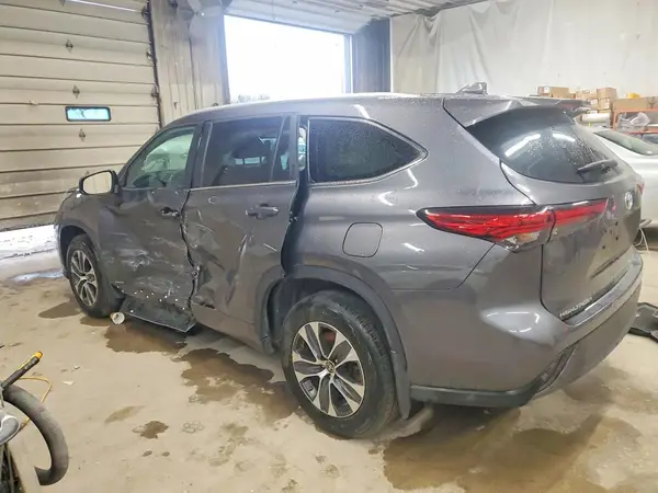 5TDKBRCH7PS124542 2023 TOYOTA HIGHLANDER - Image 2