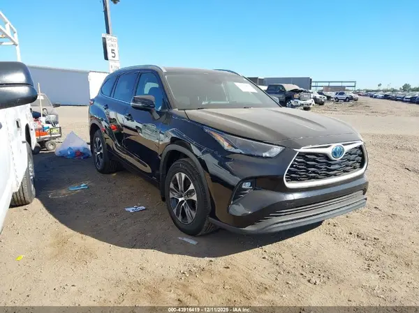 5TDKBRCH7PS571484 2023 TOYOTA HIGHLANDER - Image 1