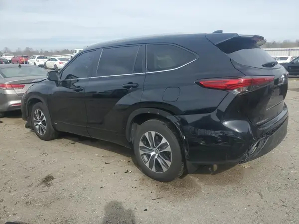 5TDKBRCH7PS577253 2023 TOYOTA HIGHLANDER - Image 2