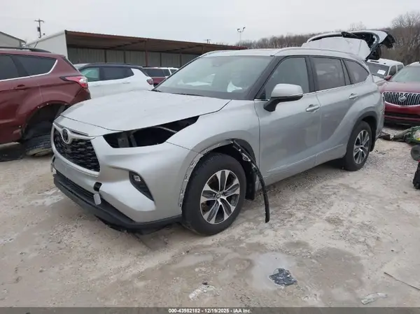 5TDKBRCH7SS649321 2025 TOYOTA HIGHLANDER - Image 2