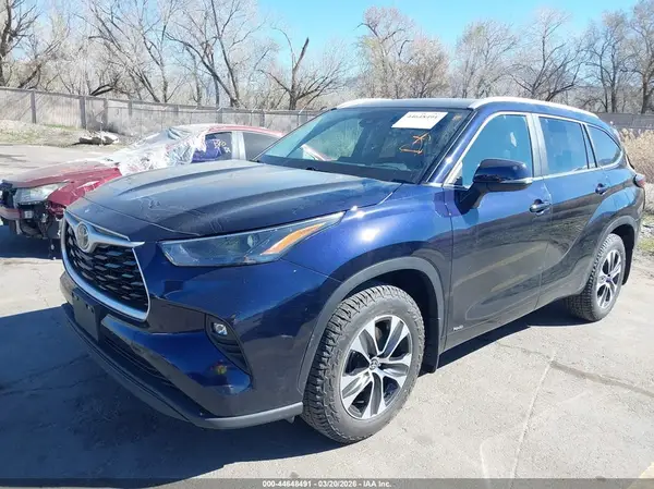 5TDKBRCH7SS675854 2025 TOYOTA HIGHLANDER - Image 2