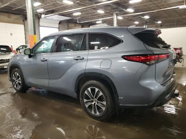 5TDKBRCH8PS115963 2023 TOYOTA HIGHLANDER - Image 2