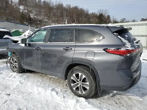5TDKBRCH8PS576631 2023 TOYOTA HIGHLANDER - Image 2