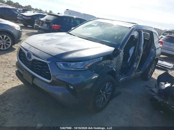 5TDKBRCH8RS139196 2024 TOYOTA HIGHLANDER - Image 2