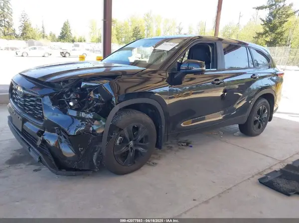 5TDKBRCH8RS139375 2024 TOYOTA HIGHLANDER - Image 2