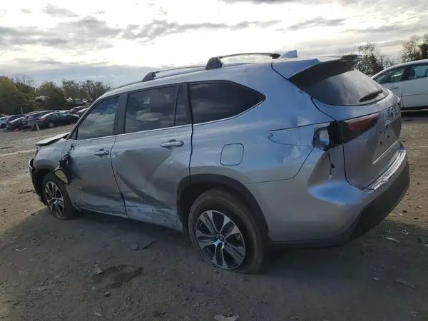 5TDKBRCH8RS613728 2024 TOYOTA HIGHLANDER - Image 2