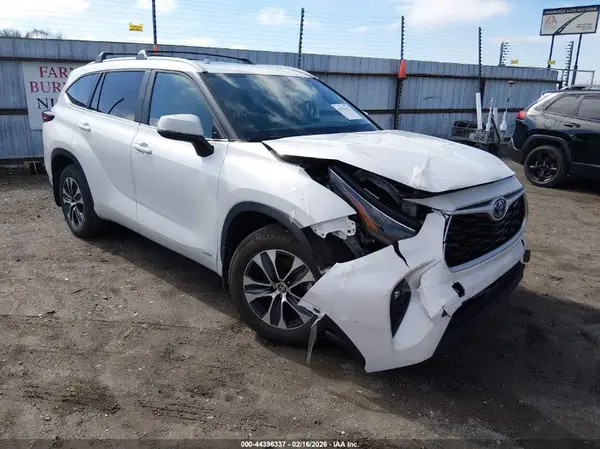 5TDKBRCH8RS615267 2024 TOYOTA HIGHLANDER - Image 1