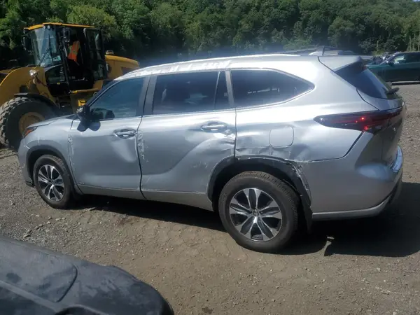 5TDKBRCH8RS617214 2024 TOYOTA HIGHLANDER - Image 2