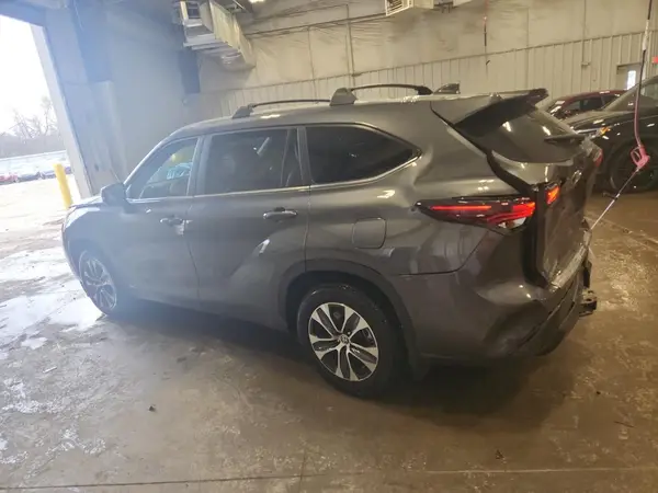 5TDKBRCH8RS644722 2024 TOYOTA HIGHLANDER - Image 2