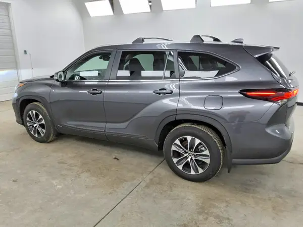5TDKBRCH8SS648100 2025 TOYOTA HIGHLANDER - Image 2