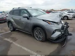 5TDKBRCH8SS656536 2025 TOYOTA HIGHLANDER
