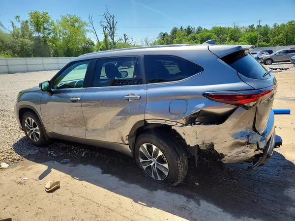 5TDKBRCH8TS705137 2026 TOYOTA HIGHLANDER - Image 2
