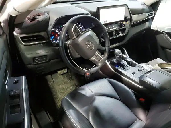 5TDKBRCH9PS109928 2023 TOYOTA HIGHLANDER - Image 8