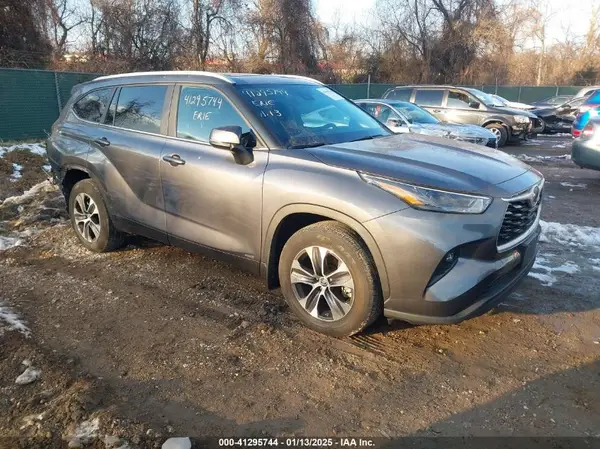 5TDKBRCH9PS115695 2023 TOYOTA HIGHLANDER - Image 1
