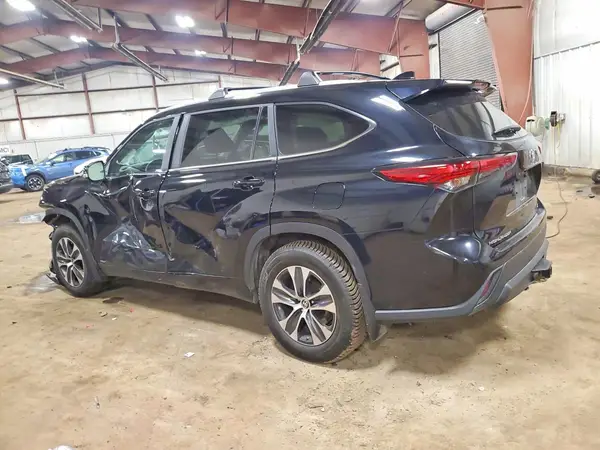 5TDKBRCH9PS115809 2023 TOYOTA HIGHLANDER - Image 2