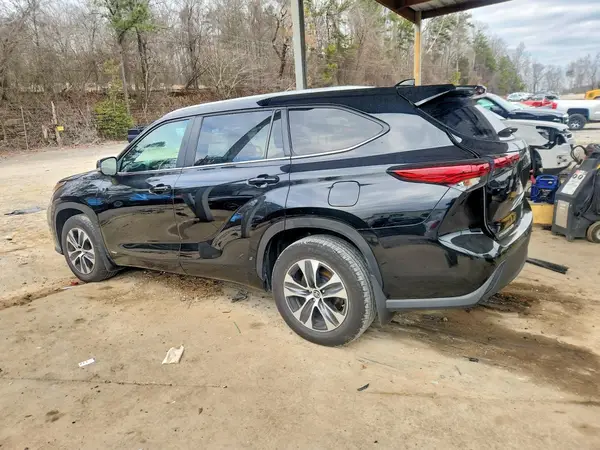 5TDKBRCH9PS133937 2023 TOYOTA HIGHLANDER - Image 2