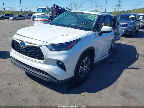 5TDKBRCH9PS574466 2023 TOYOTA HIGHLANDER - Image 2