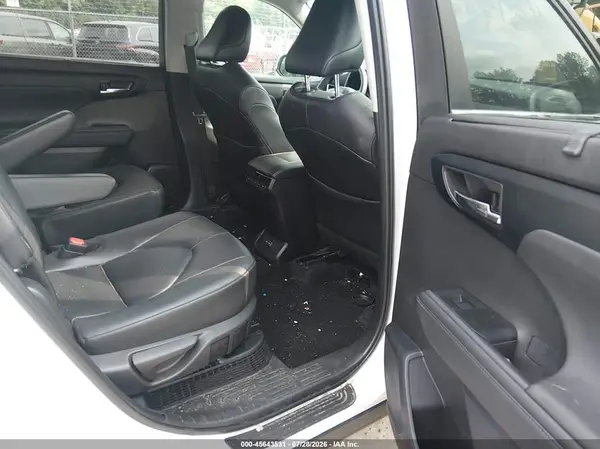 5TDKBRCH9RS143144 2024 TOYOTA HIGHLANDER - Image 8