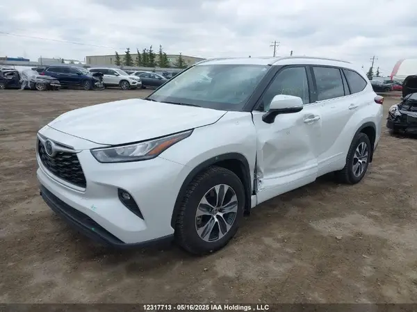 5TDKBRCH9RS623958 2024 TOYOTA HIGHLANDER - Image 2