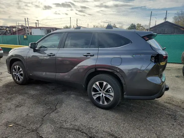 5TDKBRCH9RS640520 2024 TOYOTA HIGHLANDER - Image 2