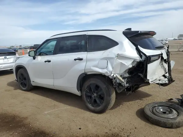 5TDKBRCH9RS642588 2024 TOYOTA HIGHLANDER - Image 2