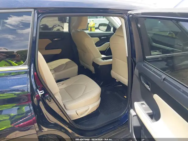 5TDKBRCH9SS661762 2025 TOYOTA HIGHLANDER - Image 8