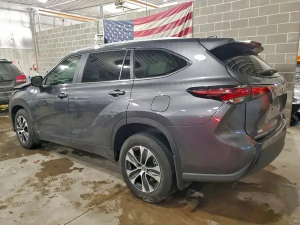 5TDKBRCH9SS664242 2025 TOYOTA HIGHLANDER - Image 2