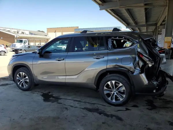 5TDKBRCH9SS665780 2025 TOYOTA HIGHLANDER - Image 2