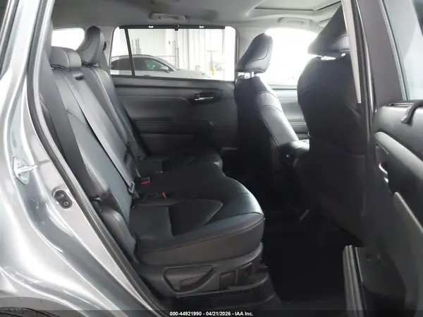 5TDKBRCH9TS691491 2026 TOYOTA HIGHLANDER - Image 8