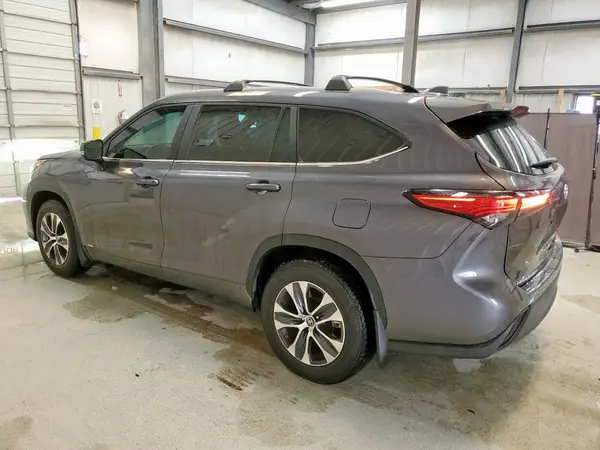 5TDKBRCHXPS116581 2023 TOYOTA HIGHLANDER - Image 2