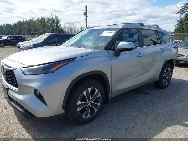 5TDKBRCHXPS134689 2023 TOYOTA HIGHLANDER - Image 2