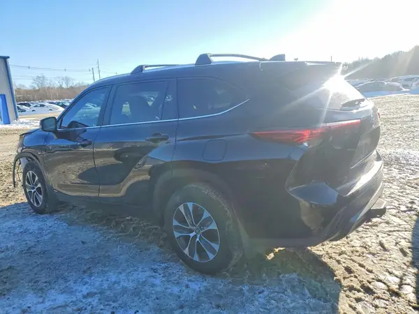 5TDKBRCHXPS585329 2023 TOYOTA HIGHLANDER - Image 2