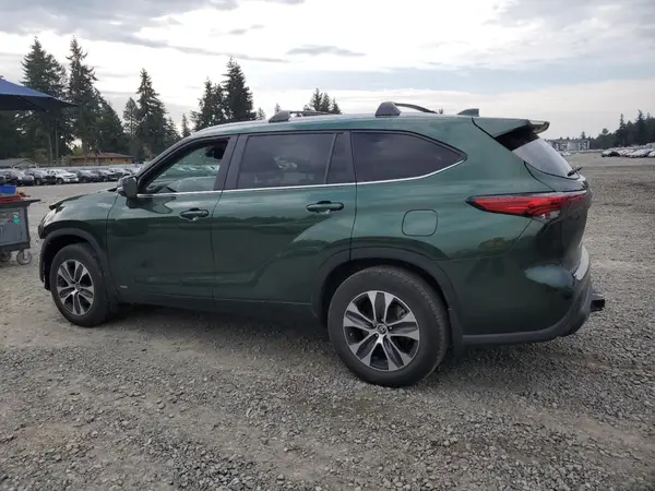 5TDKBRCHXPS585461 2023 TOYOTA HIGHLANDER - Image 2