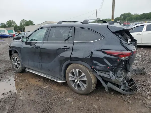 5TDKBRCHXRS608496 2024 TOYOTA HIGHLANDER - Image 2