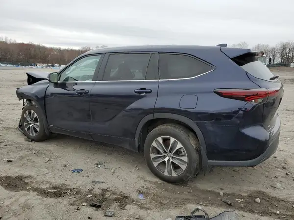 5TDKBRCHXRS615951 2024 TOYOTA HIGHLANDER - Image 2