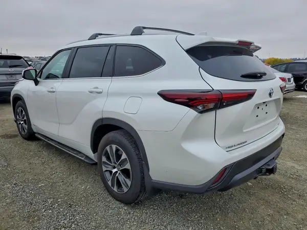 5TDKBRCHXRS636444 2024 TOYOTA HIGHLANDER - Image 2