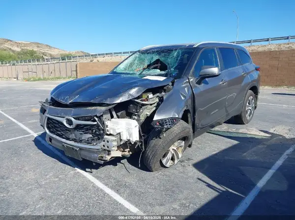 5TDKBRCHXSS646154 2025 TOYOTA HIGHLANDER - Image 2