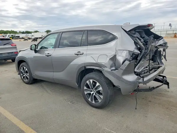 5TDKBRCHXSS654707 2025 TOYOTA HIGHLANDER - Image 2