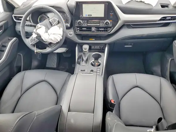 5TDKBRCHXSS654707 2025 TOYOTA HIGHLANDER - Image 8