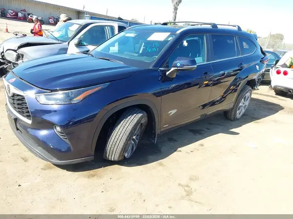 5TDKBRCHXSS685360 2025 TOYOTA HIGHLANDER - Image 2