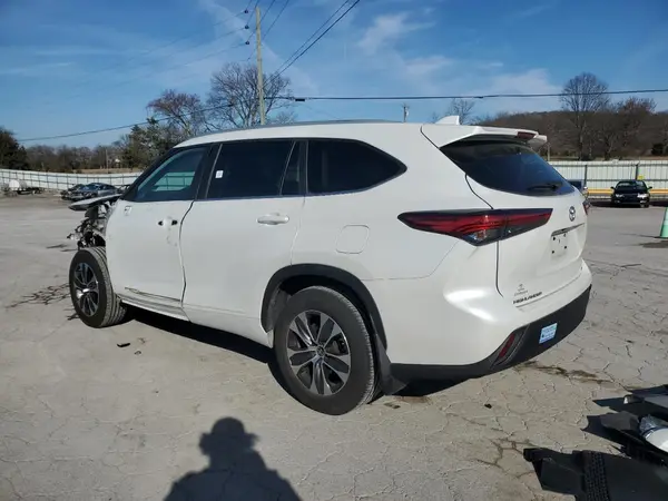 5TDKDRAH0PS000402 2023 TOYOTA HIGHLANDER - Image 2
