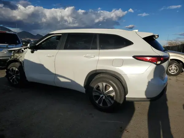 5TDKDRAH0PS001078 2023 TOYOTA HIGHLANDER - Image 2