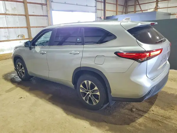 5TDKDRAH0PS006216 2023 TOYOTA HIGHLANDER - Image 2