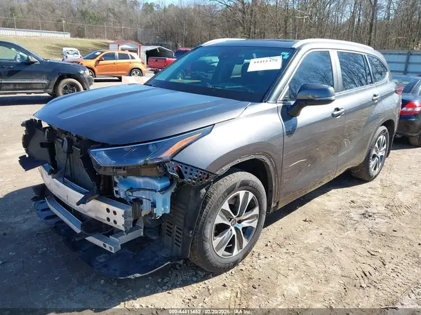 5TDKDRAH0PS007687 2023 TOYOTA HIGHLANDER - Image 2