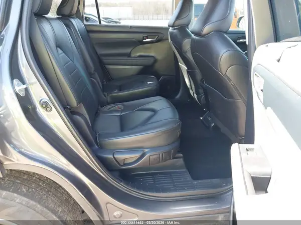 5TDKDRAH0PS007687 2023 TOYOTA HIGHLANDER - Image 8